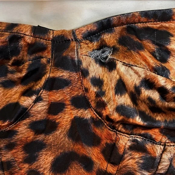 Pretty Little Thing Corset - Picture 3 of 3